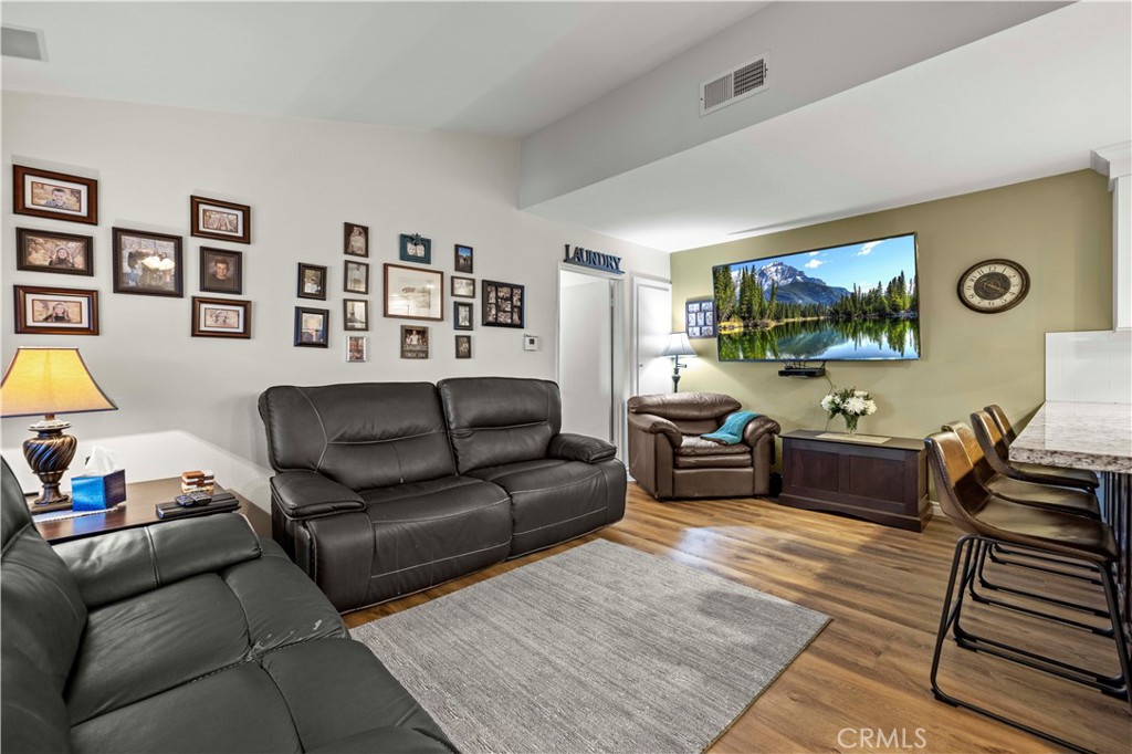 19160 Avenue Of The Oaks B