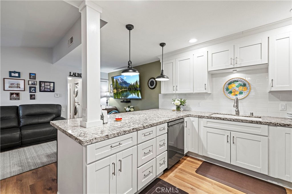 19160 Avenue Of The Oaks B