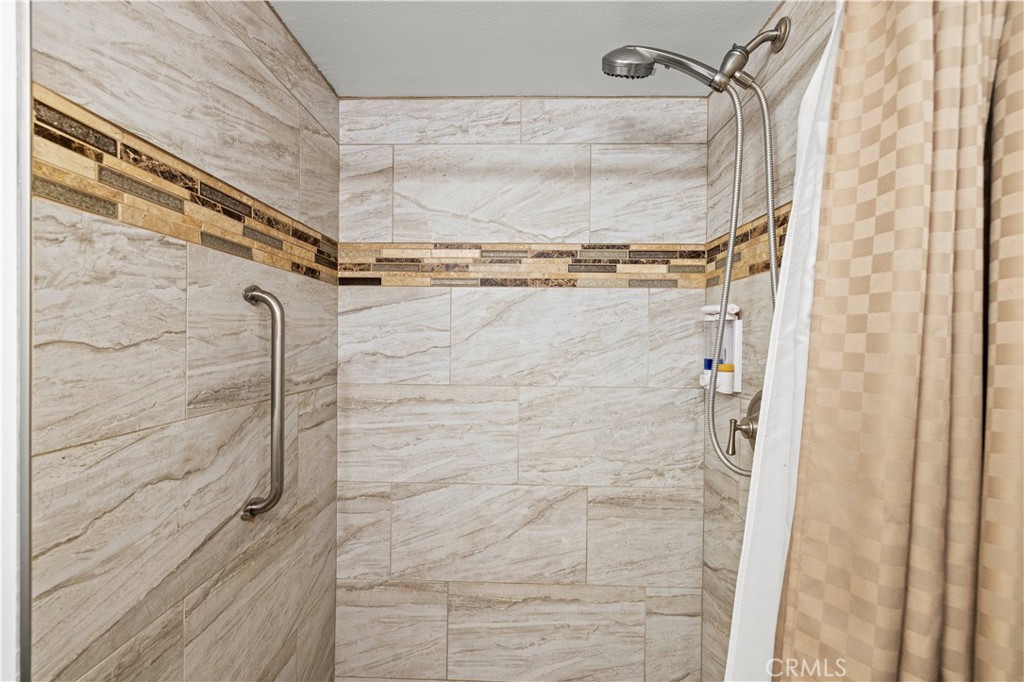 19160 Avenue Of The Oaks B