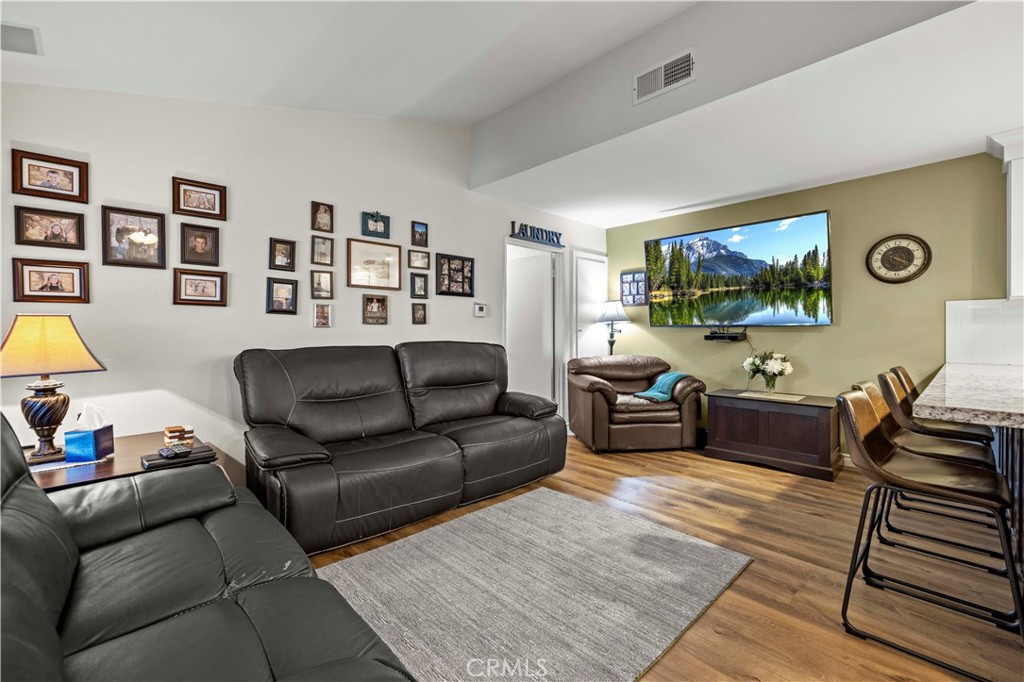 19160 Avenue Of The Oaks B