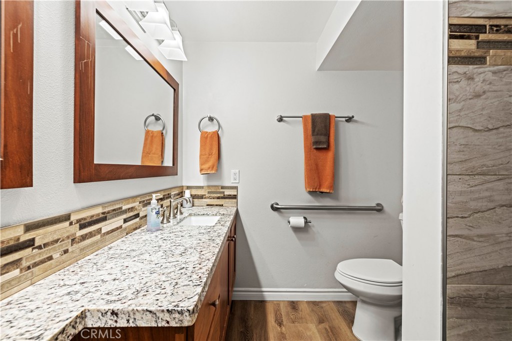 19160 Avenue Of The Oaks B