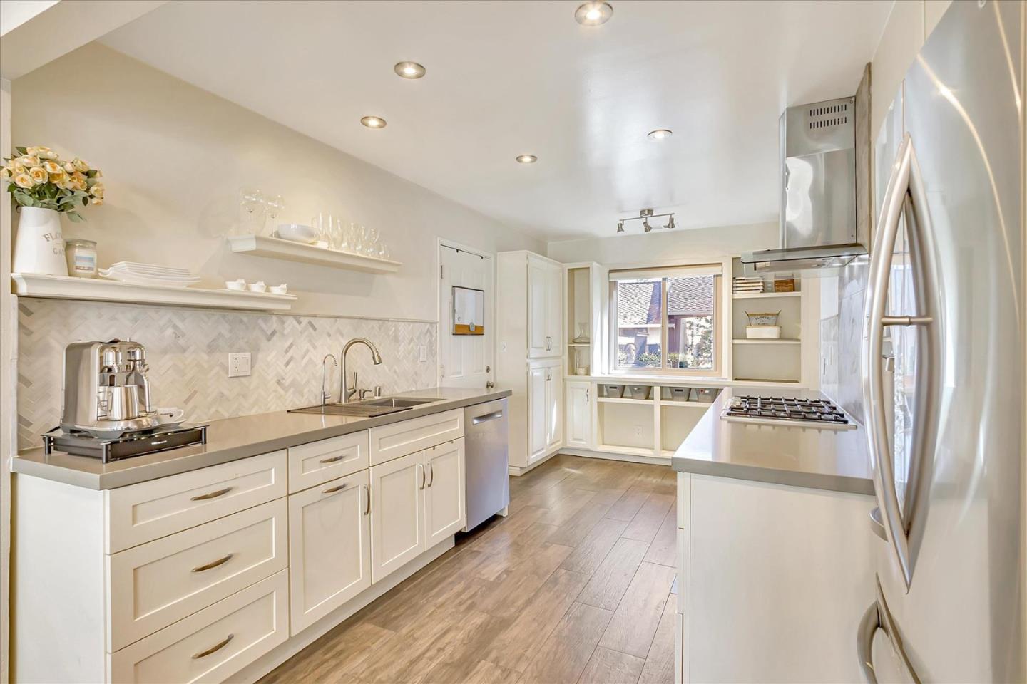 173 Escobar AVE