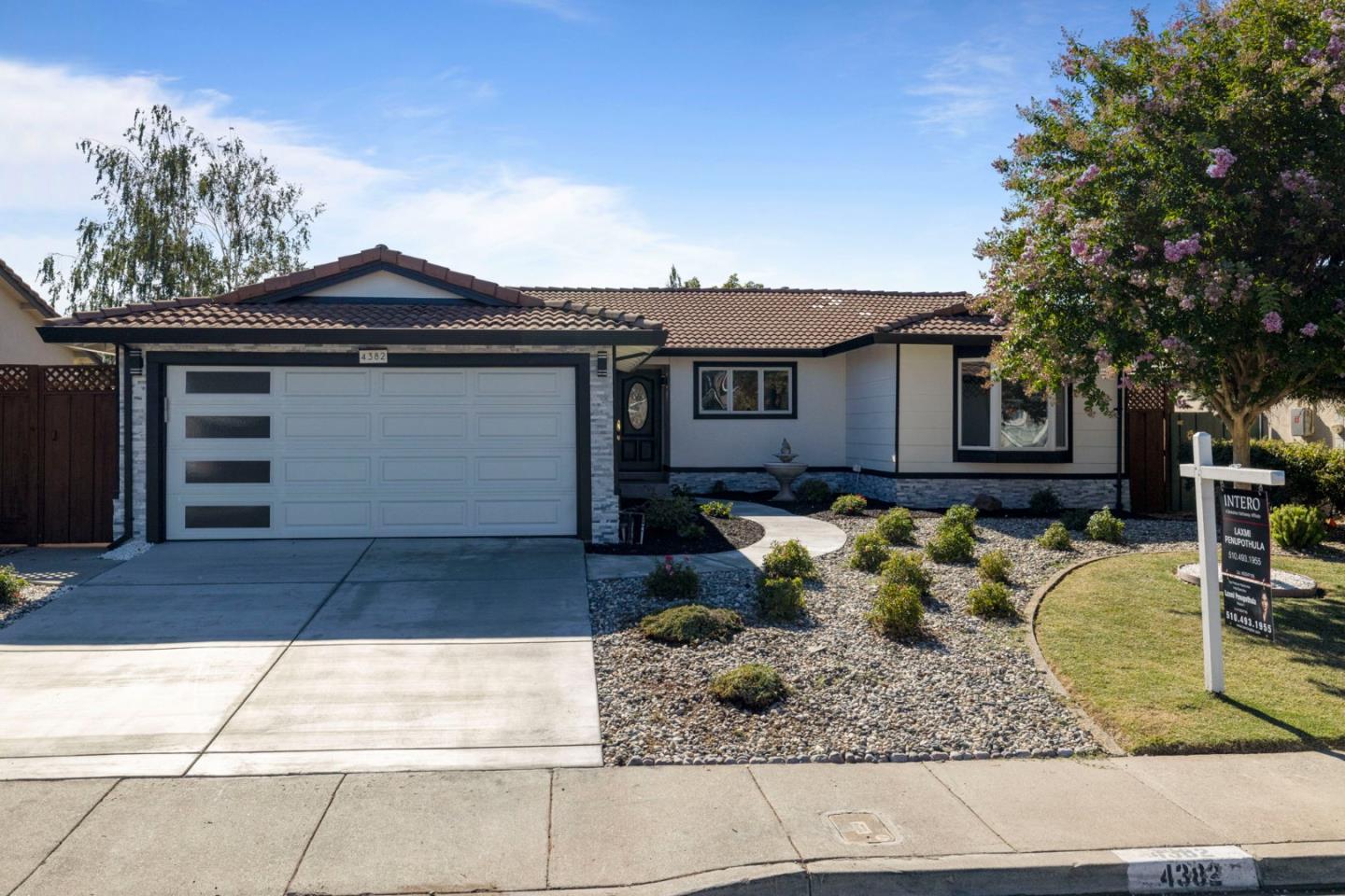 4382 Addison WAY