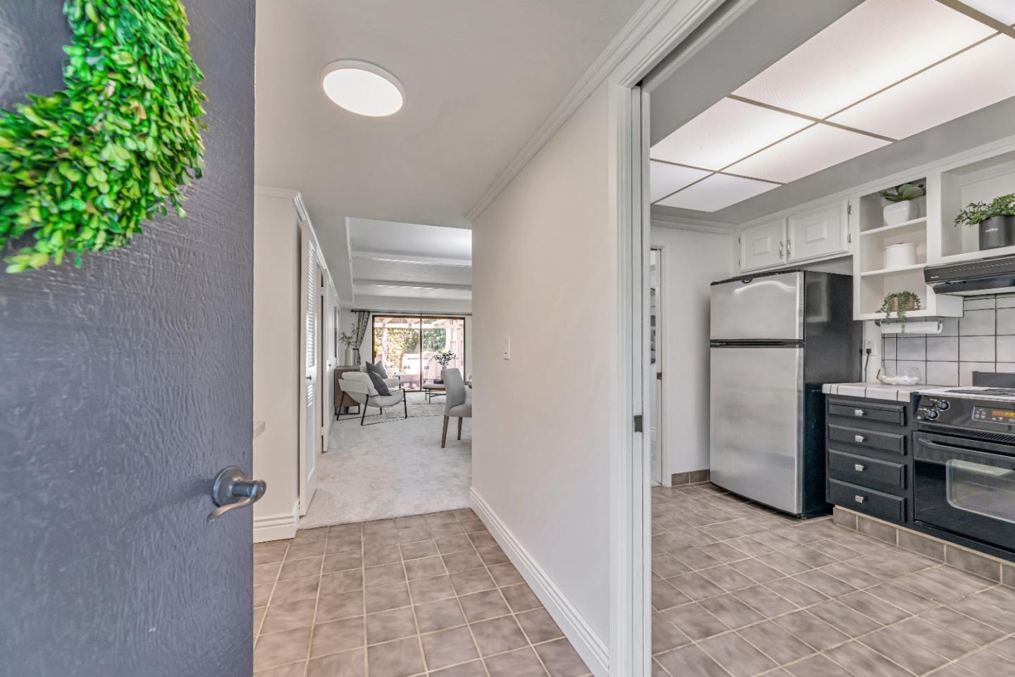 5264 Cribari Heights