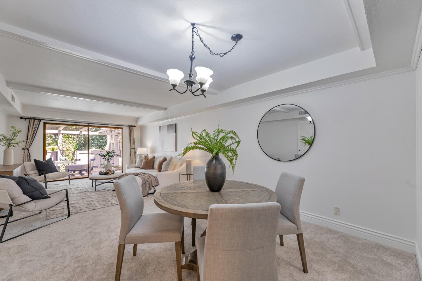 5264 Cribari Heights