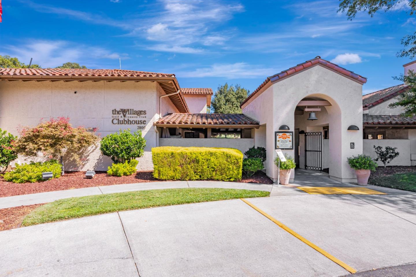 5264 Cribari Heights