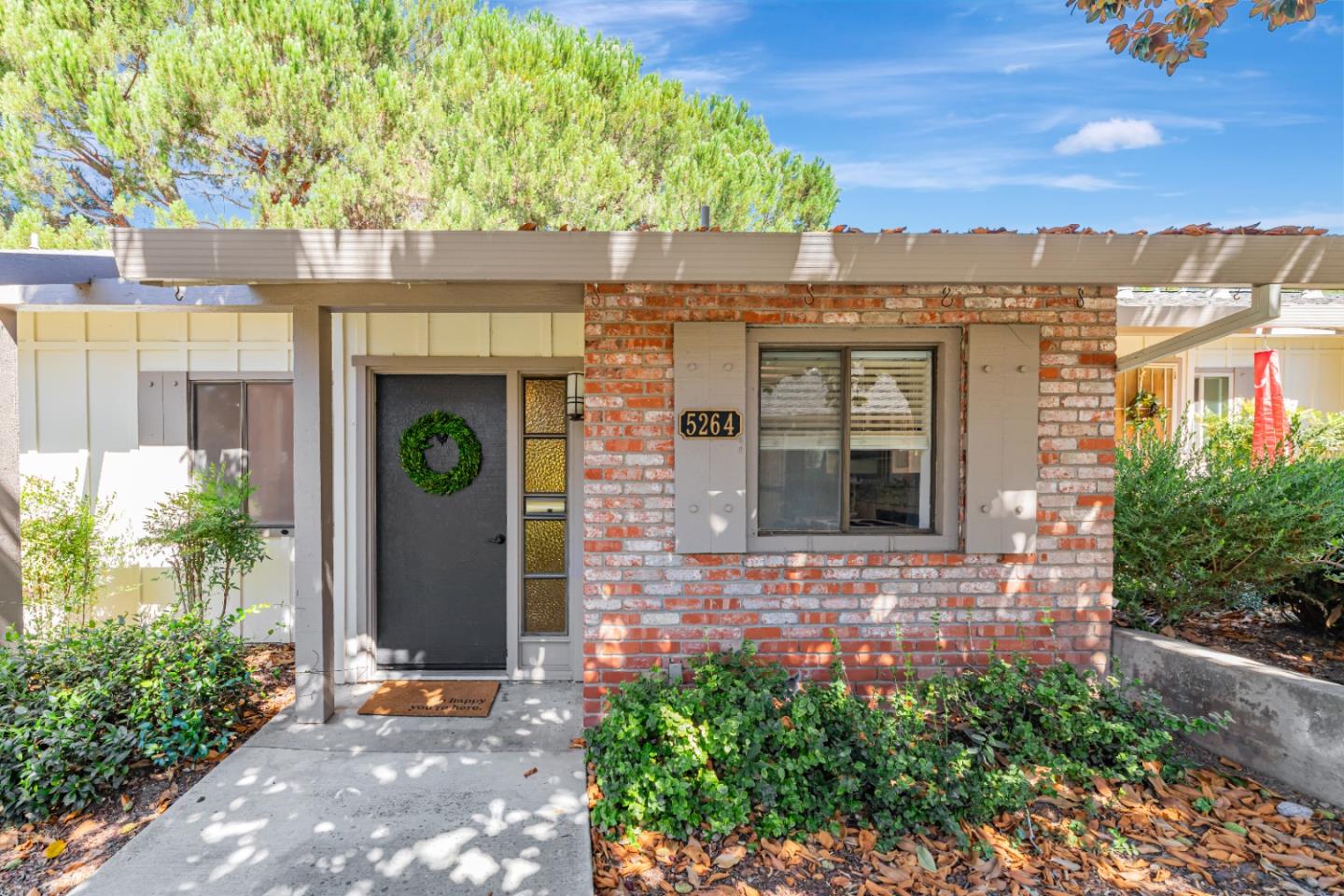 5264 Cribari Heights