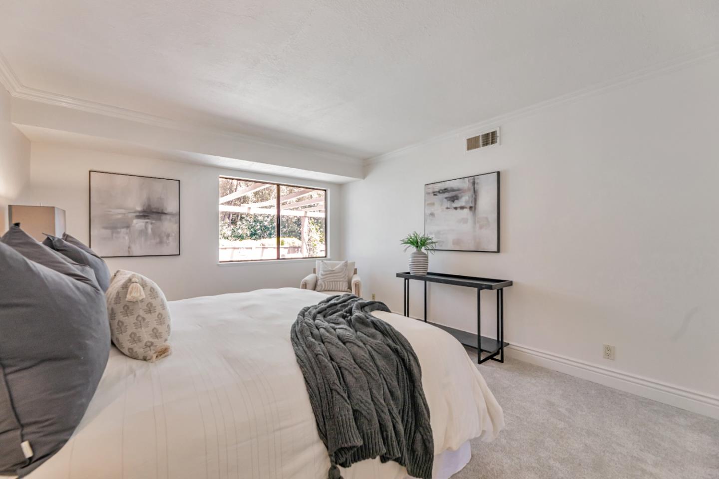 5264 Cribari Heights