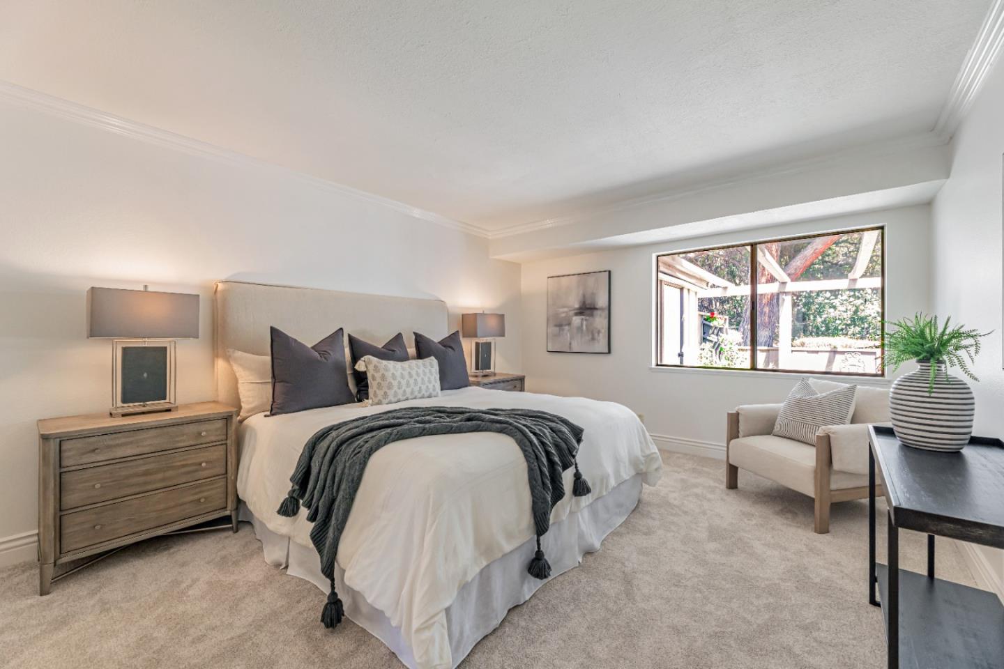 5264 Cribari Heights