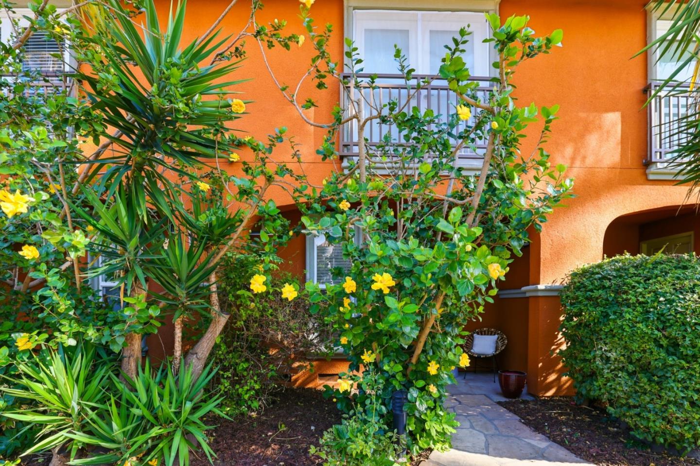 1835 Palm View Place 105