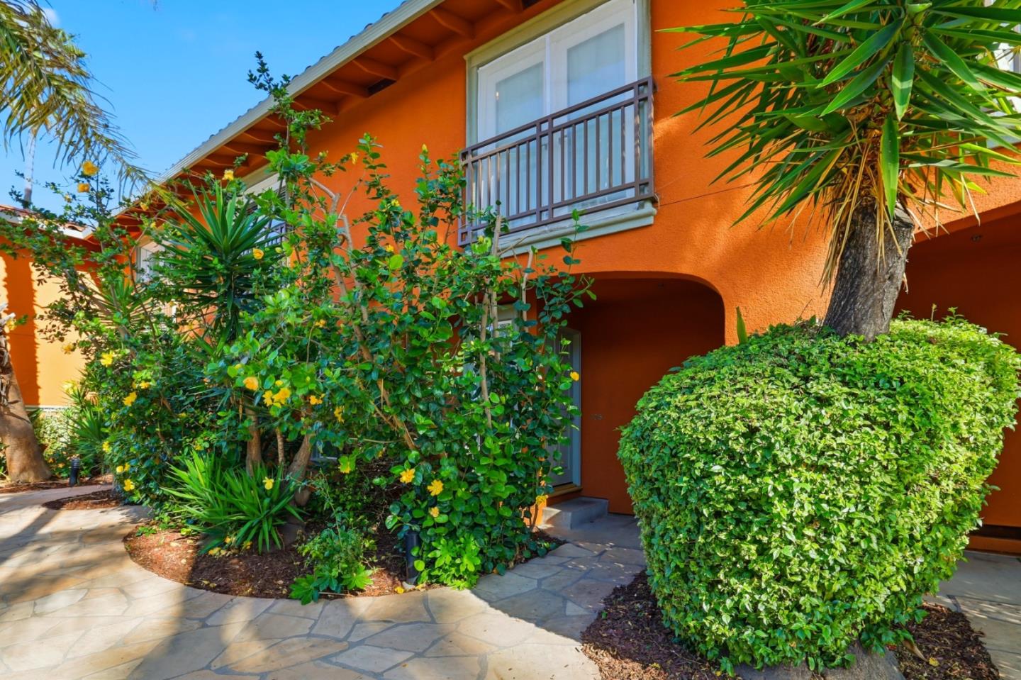 1835 Palm View Place 105