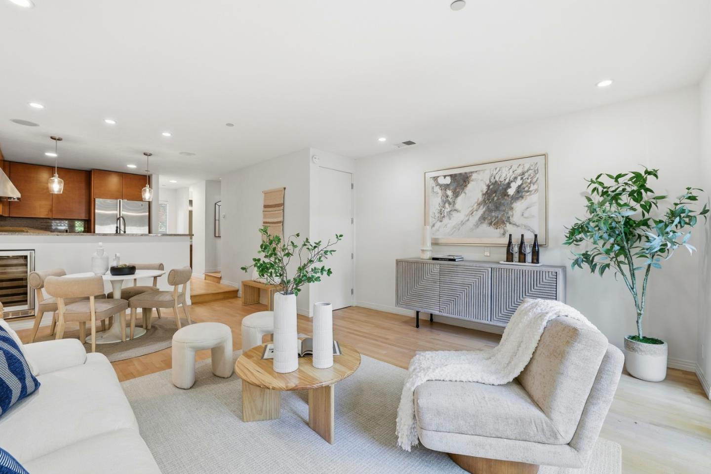 1835 Palm View Place 105