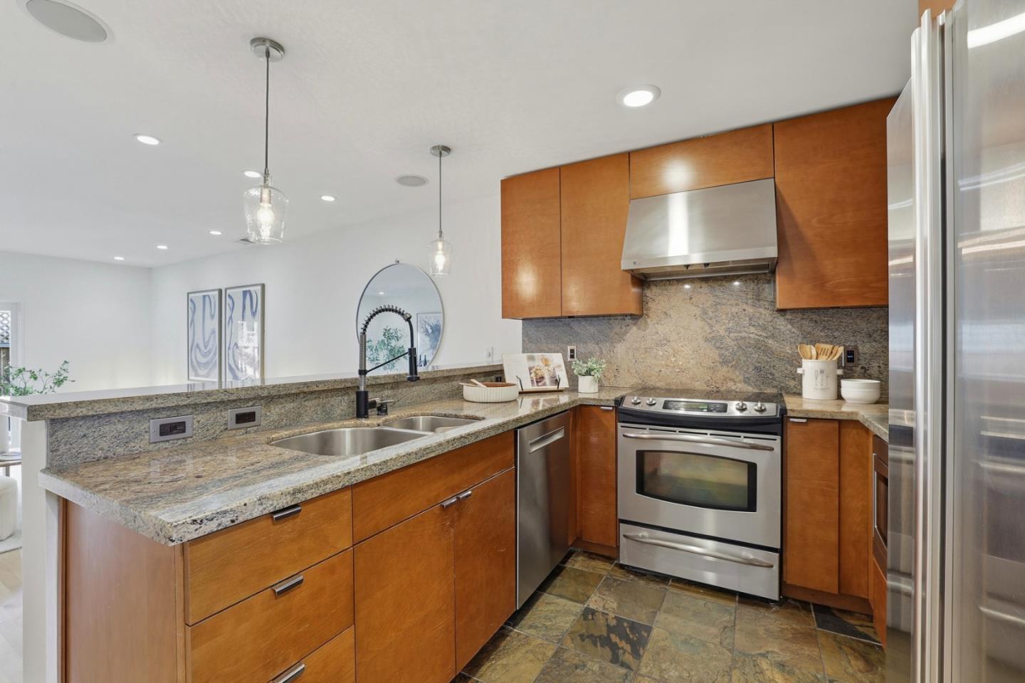 1835 Palm View Place 105