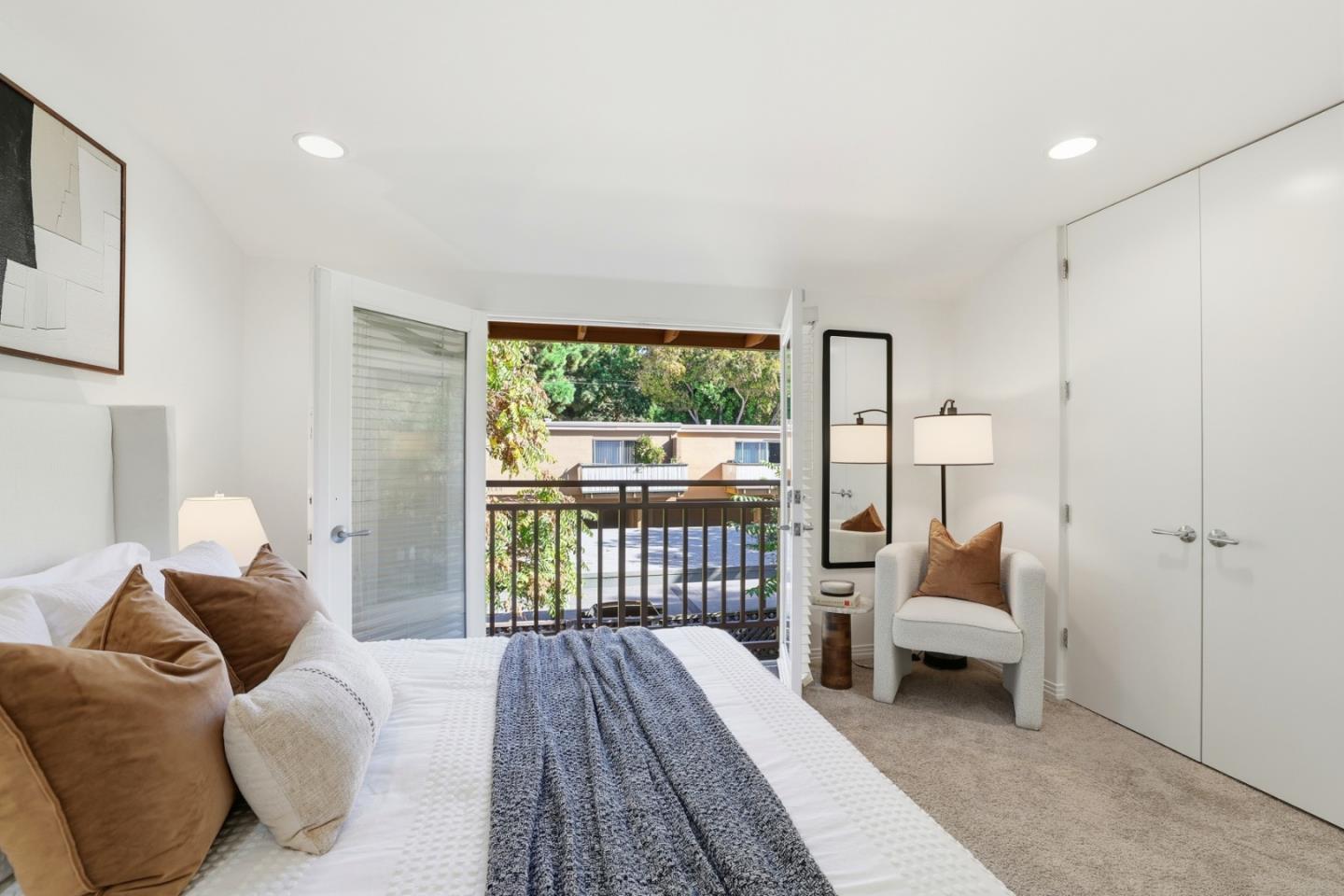 1835 Palm View Place 105