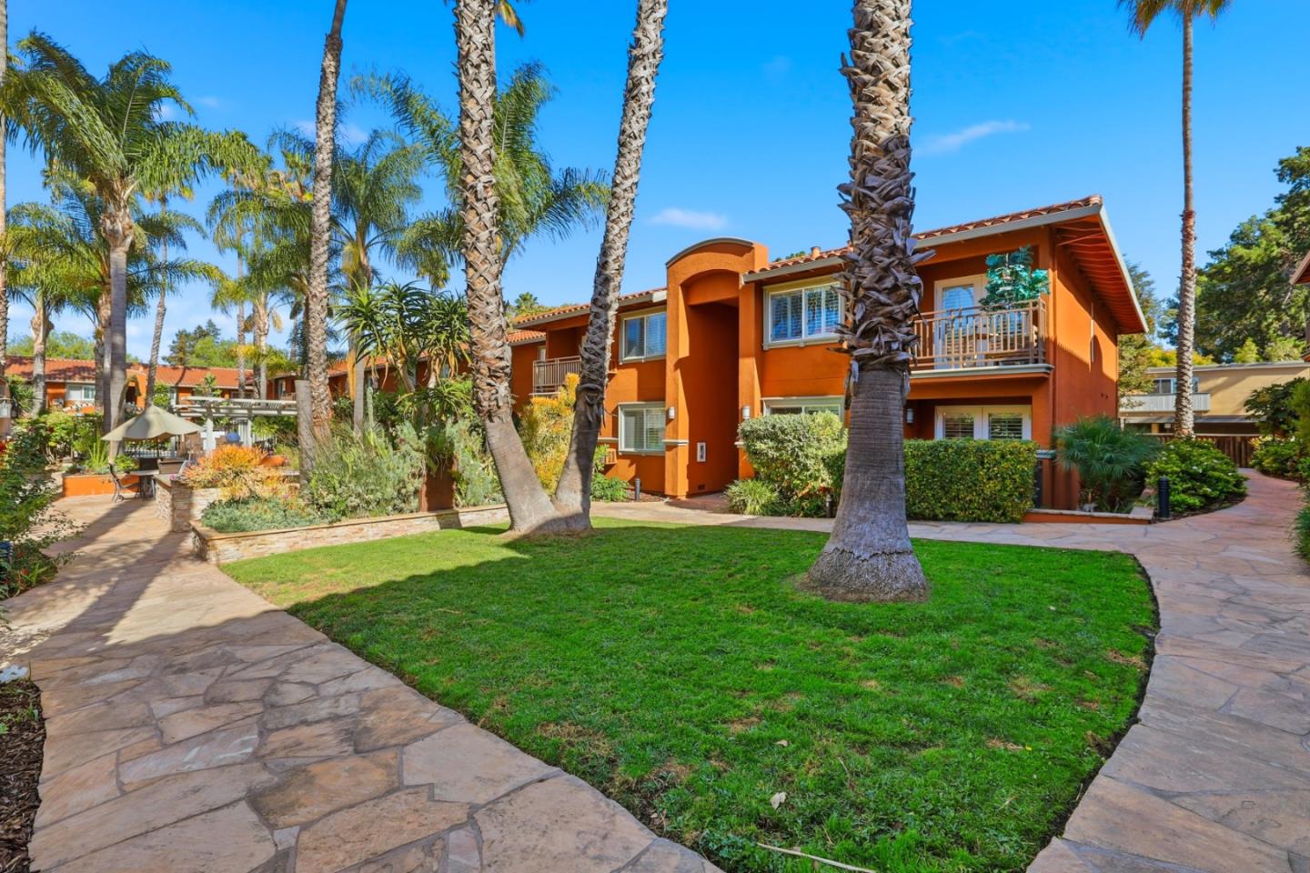 1835 Palm View Place 105