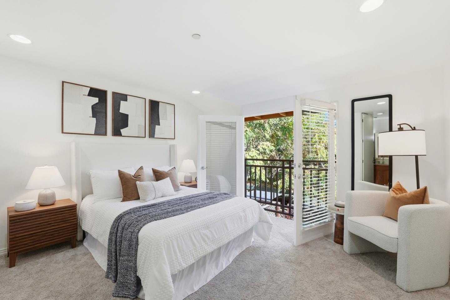 1835 Palm View Place 105