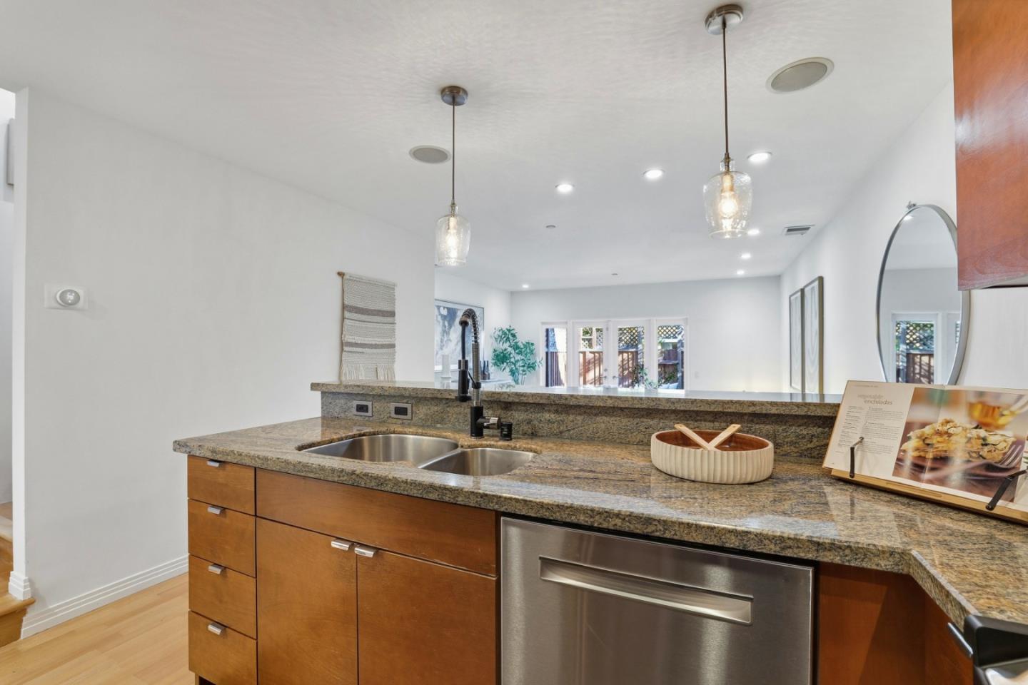 1835 Palm View Place 105