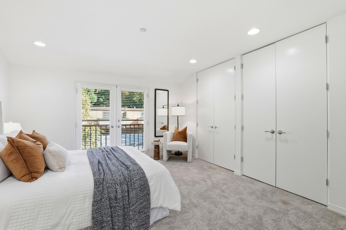 1835 Palm View Place 105