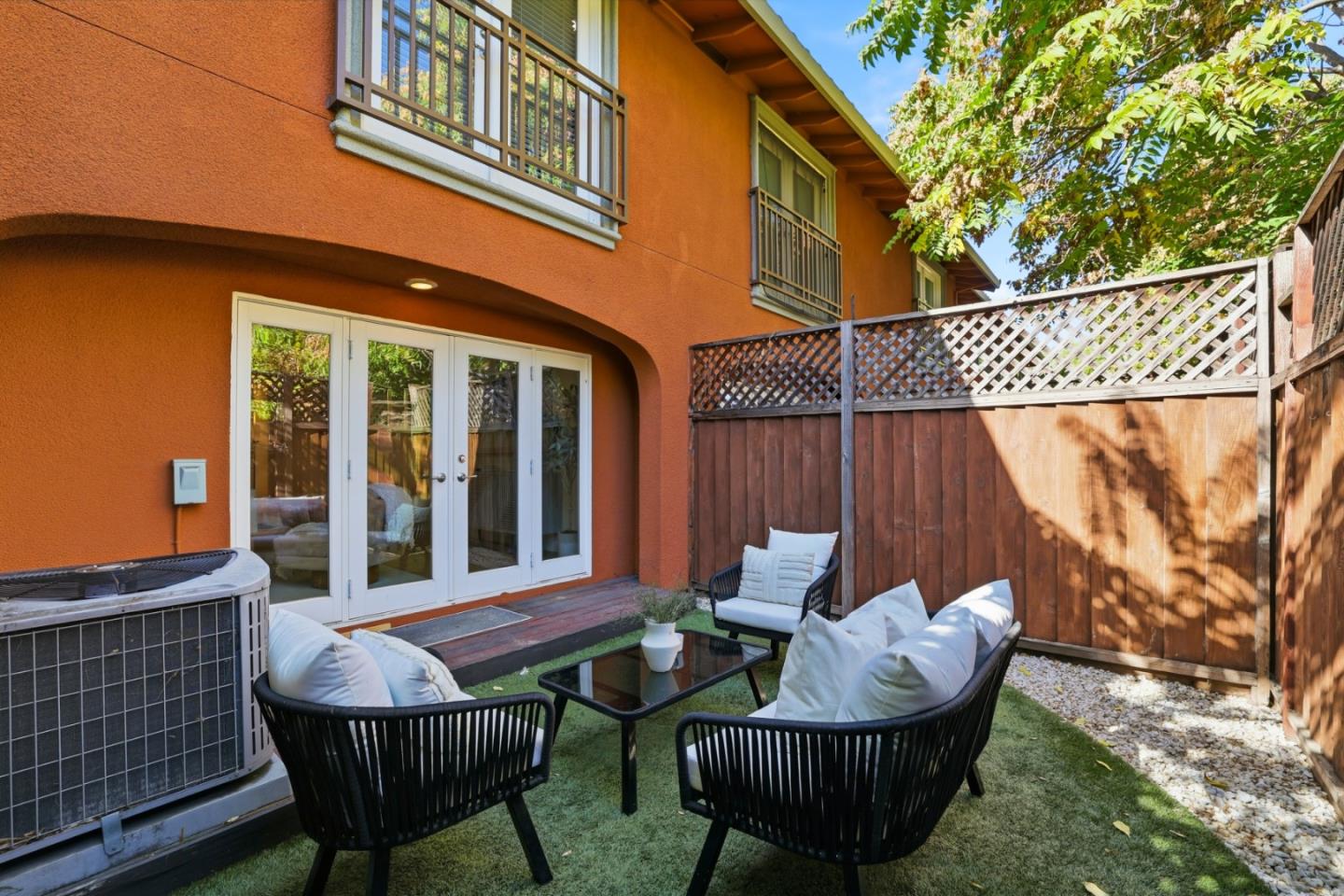 1835 Palm View Place 105