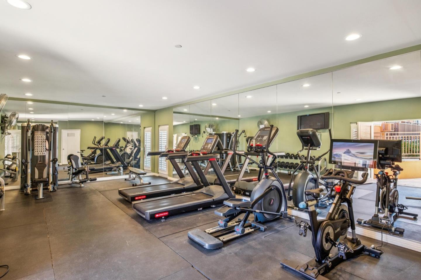 1835 Palm View Place 105