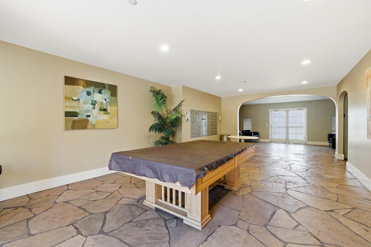 1835 Palm View Place 105