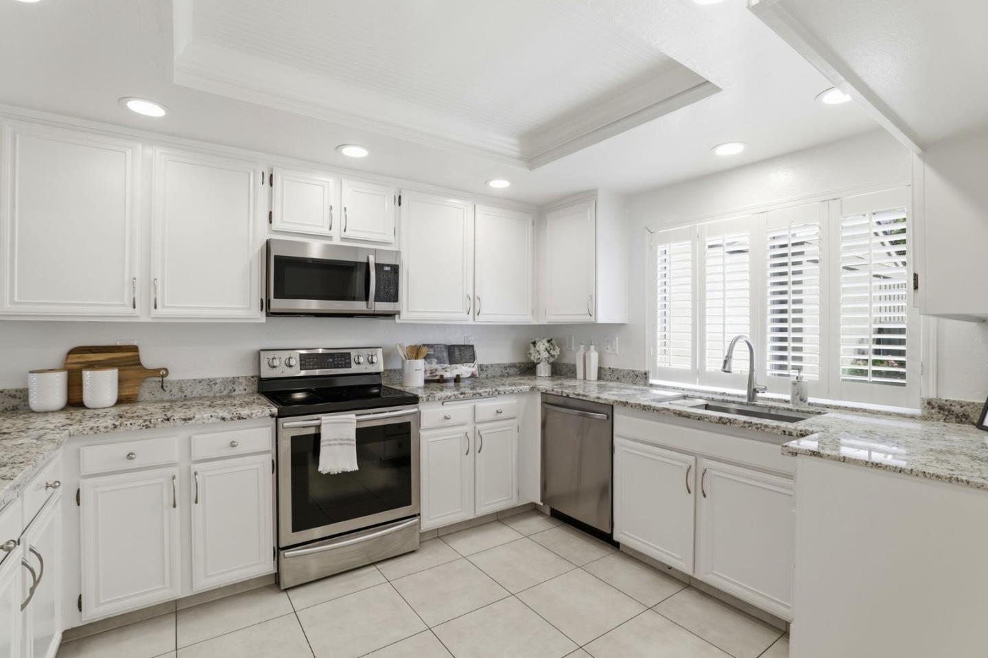 1131 Holly Oak Circle