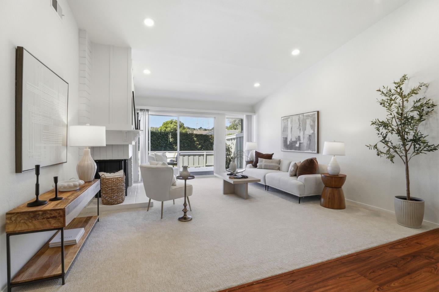 1131 Holly Oak Circle
