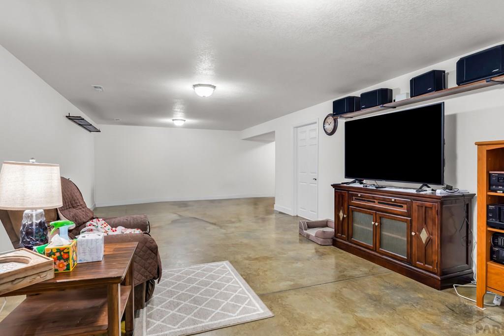 75 Wheatridge Dr