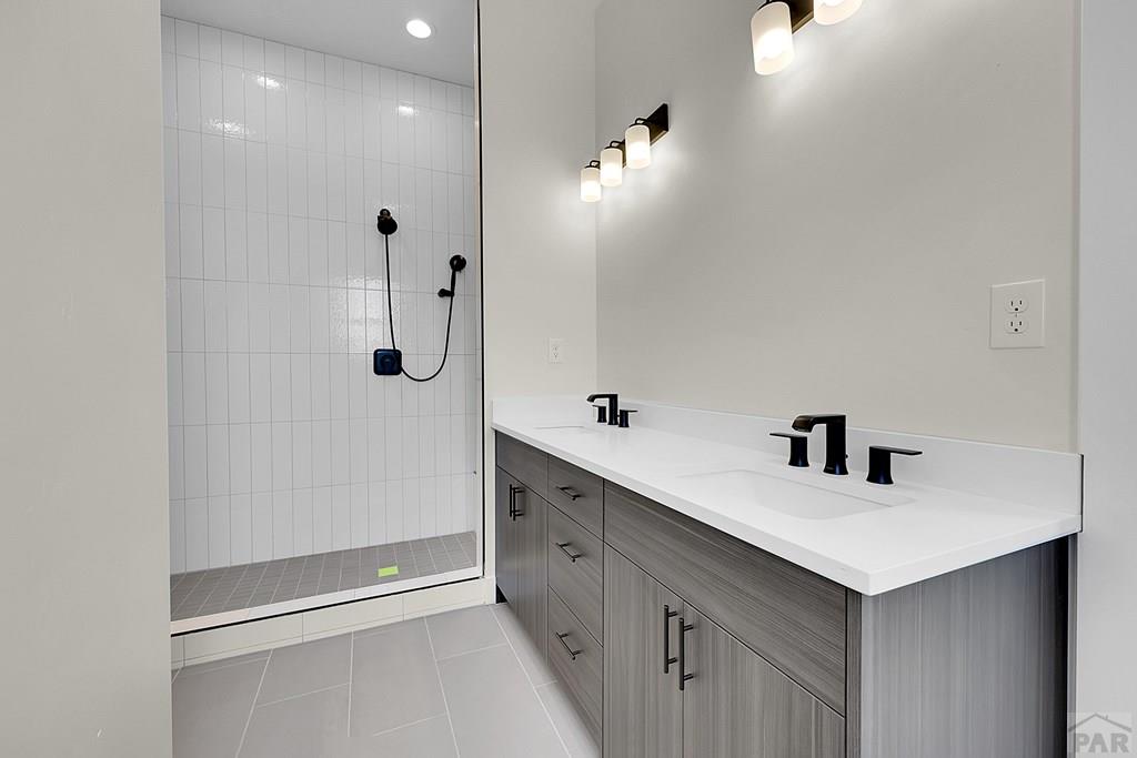 1250 W Presidio Dr