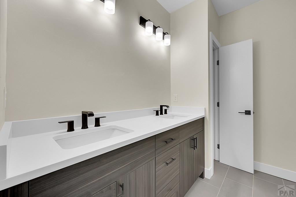 1250 W Presidio Dr