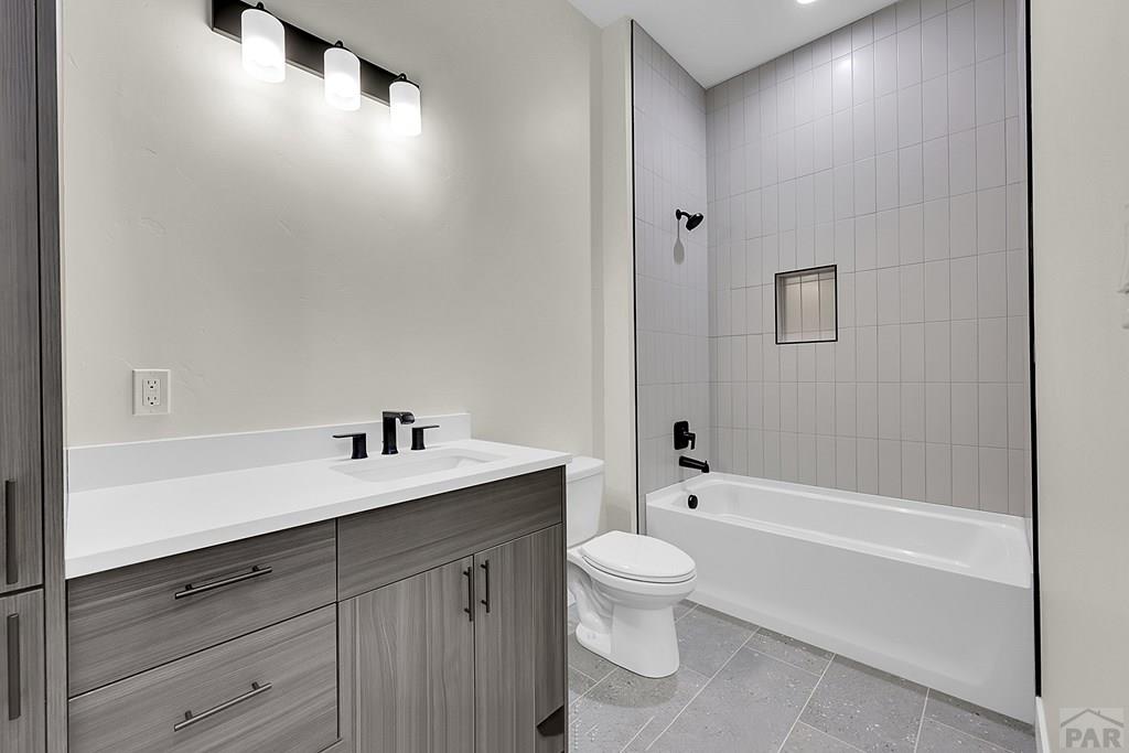 1250 W Presidio Dr
