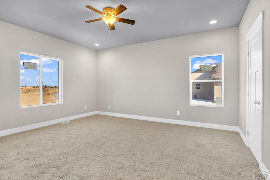 705 E Cabaret Dr