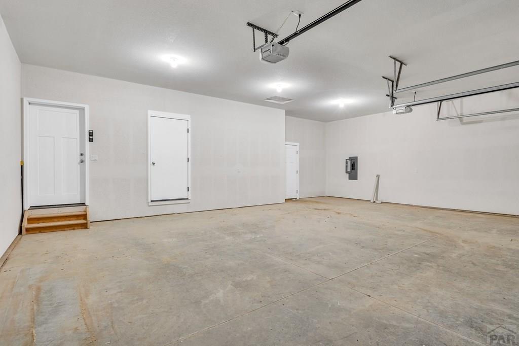 705 E Cabaret Dr