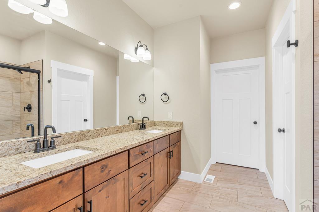 705 E Cabaret Dr