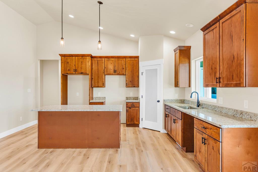 705 E Cabaret Dr