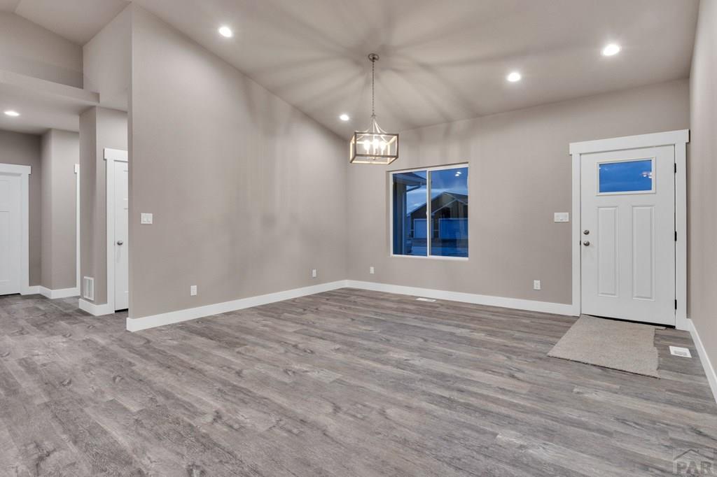 705 E Cabaret Dr