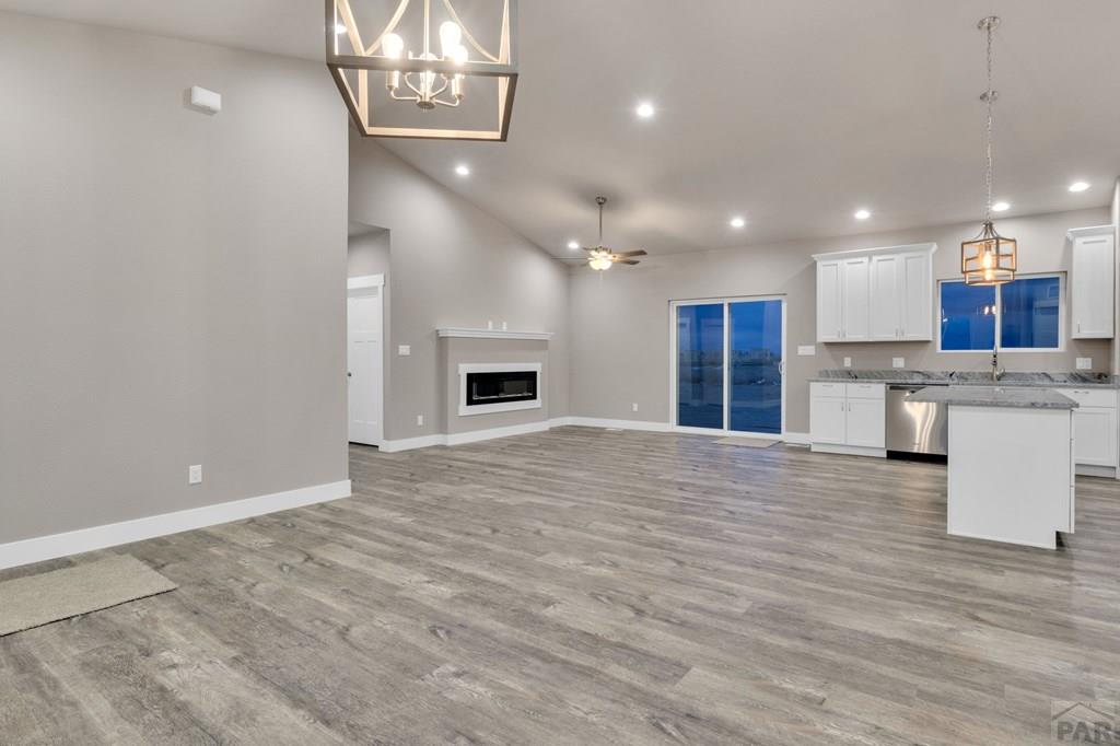 705 E Cabaret Dr