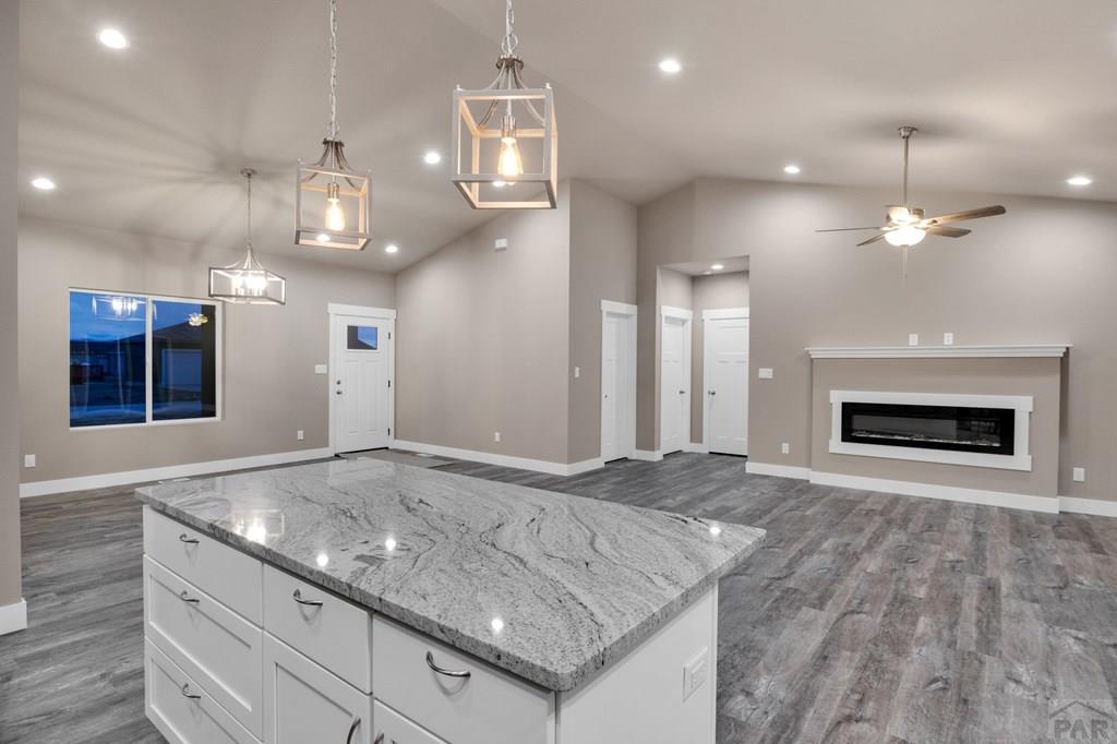 705 E Cabaret Dr