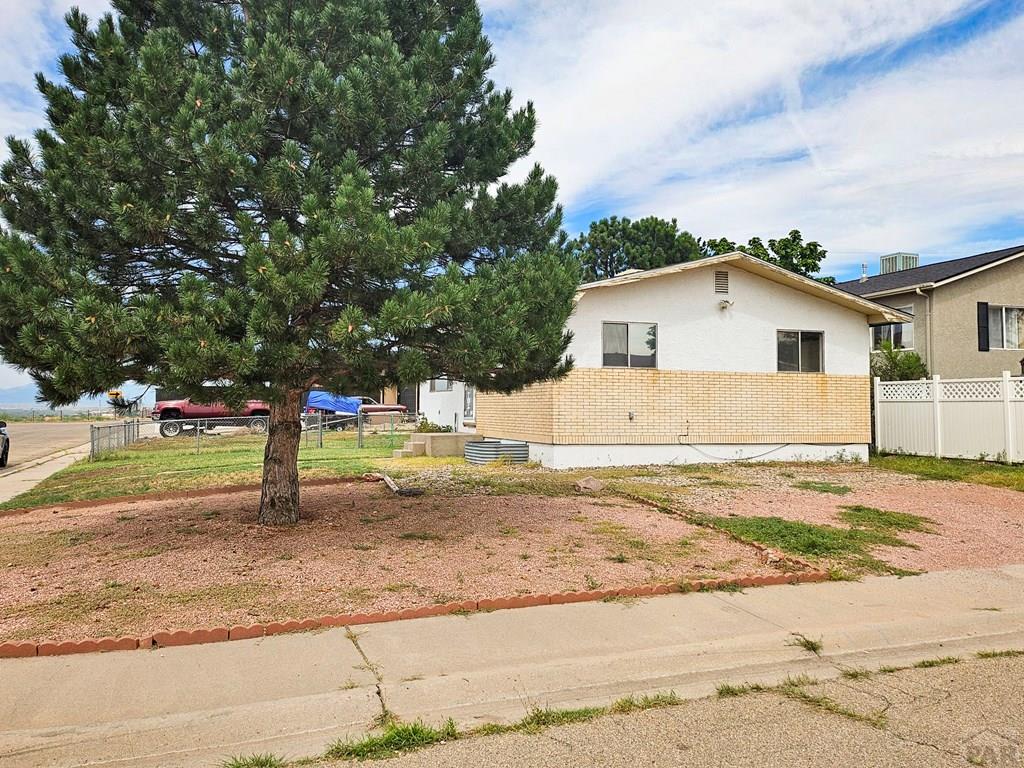 1601 Fremont Ave