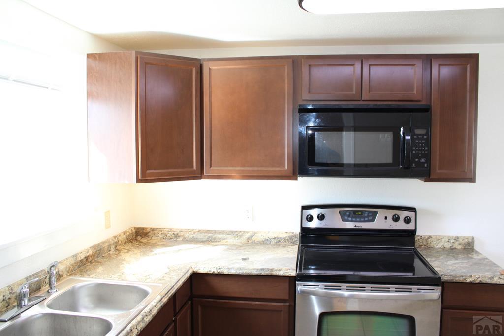 1110-112 E 6th St