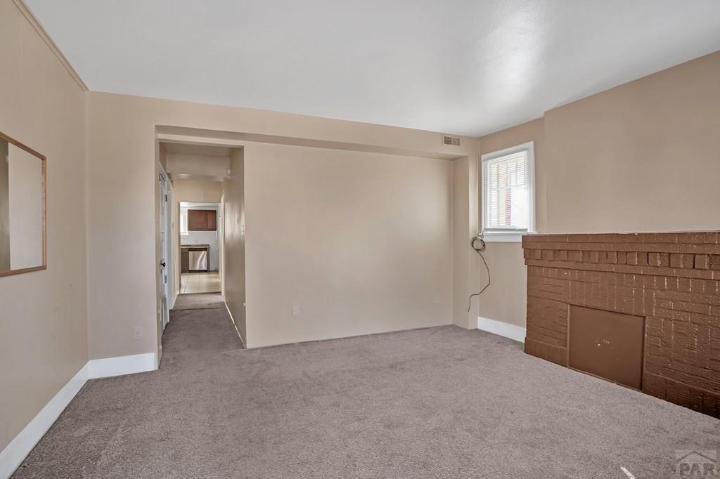 1110-112 E 6th St