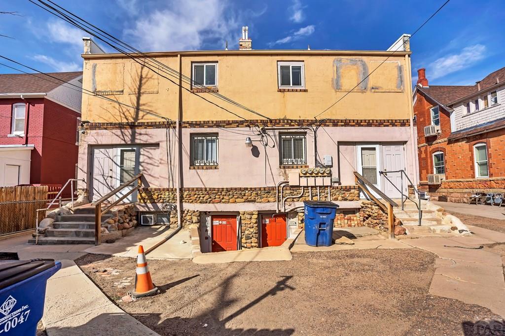 1110-112 E 6th St