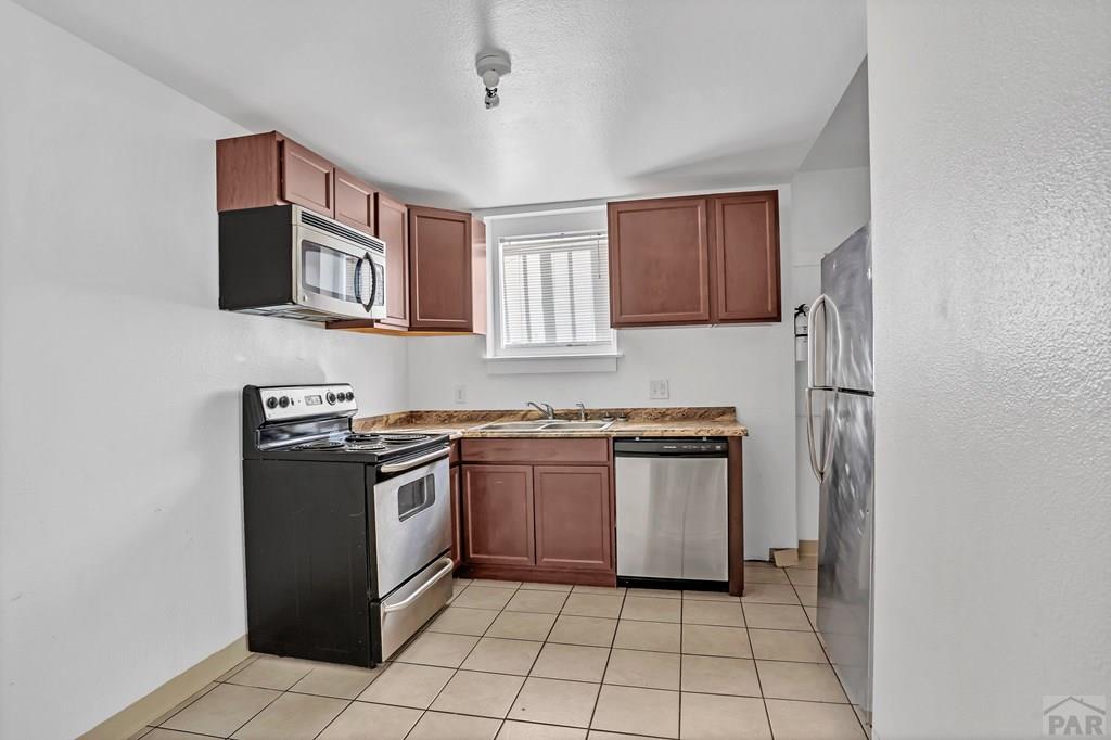 1110-112 E 6th St