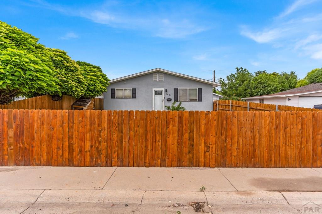 3411 Lancaster Dr