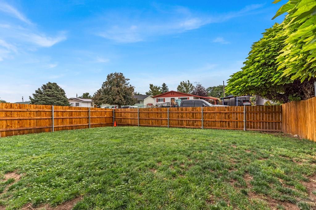 3411 Lancaster Dr