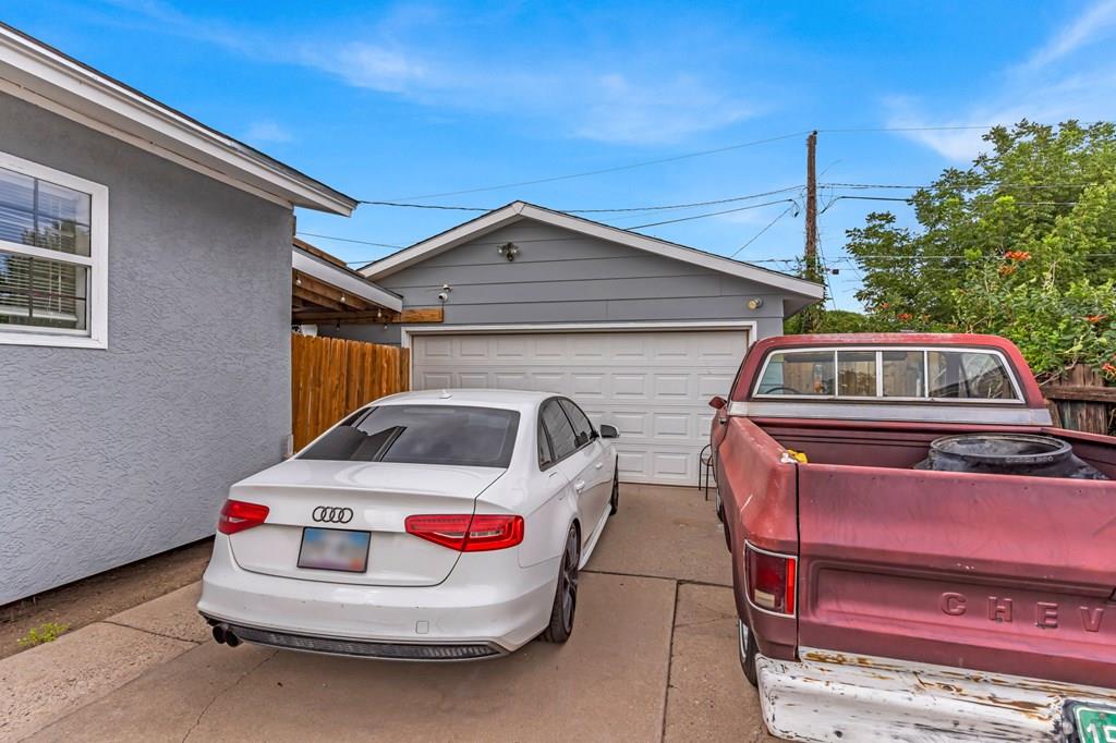 3411 Lancaster Dr