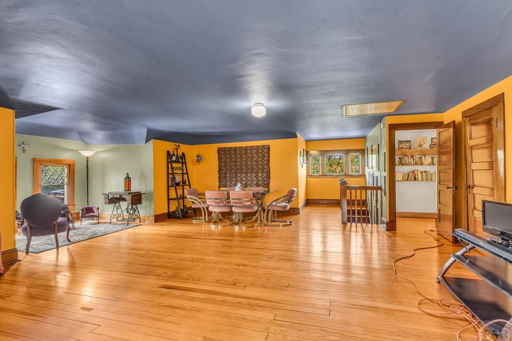 129 W Orman Ave