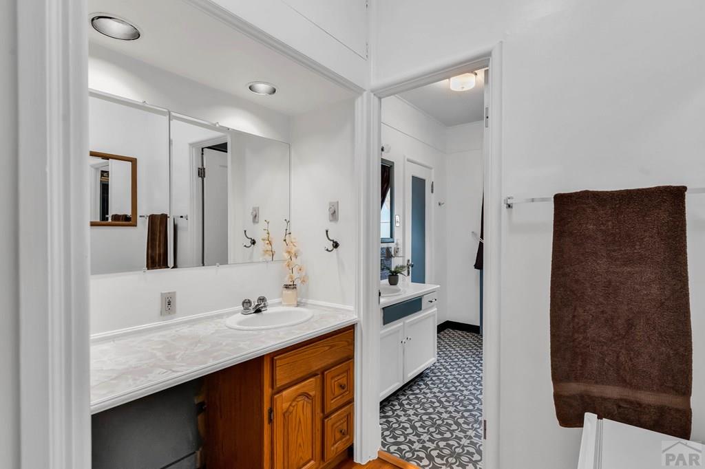 129 W Orman Ave