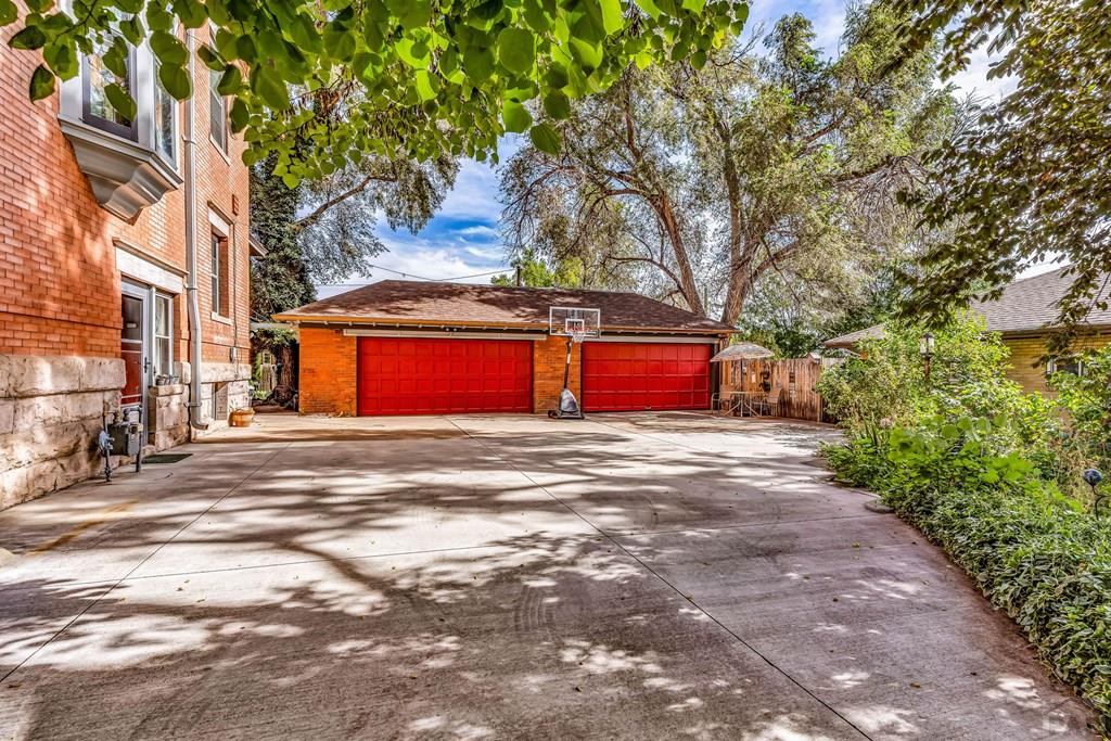 129 W Orman Ave