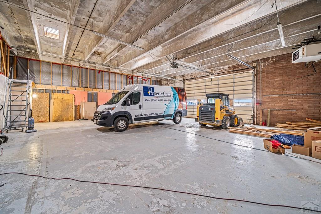 109 E Industrial Blvd